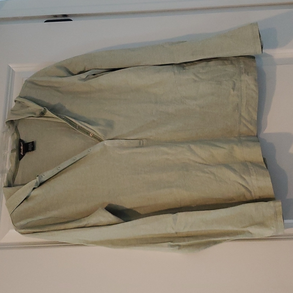 Long sleeve v neck top